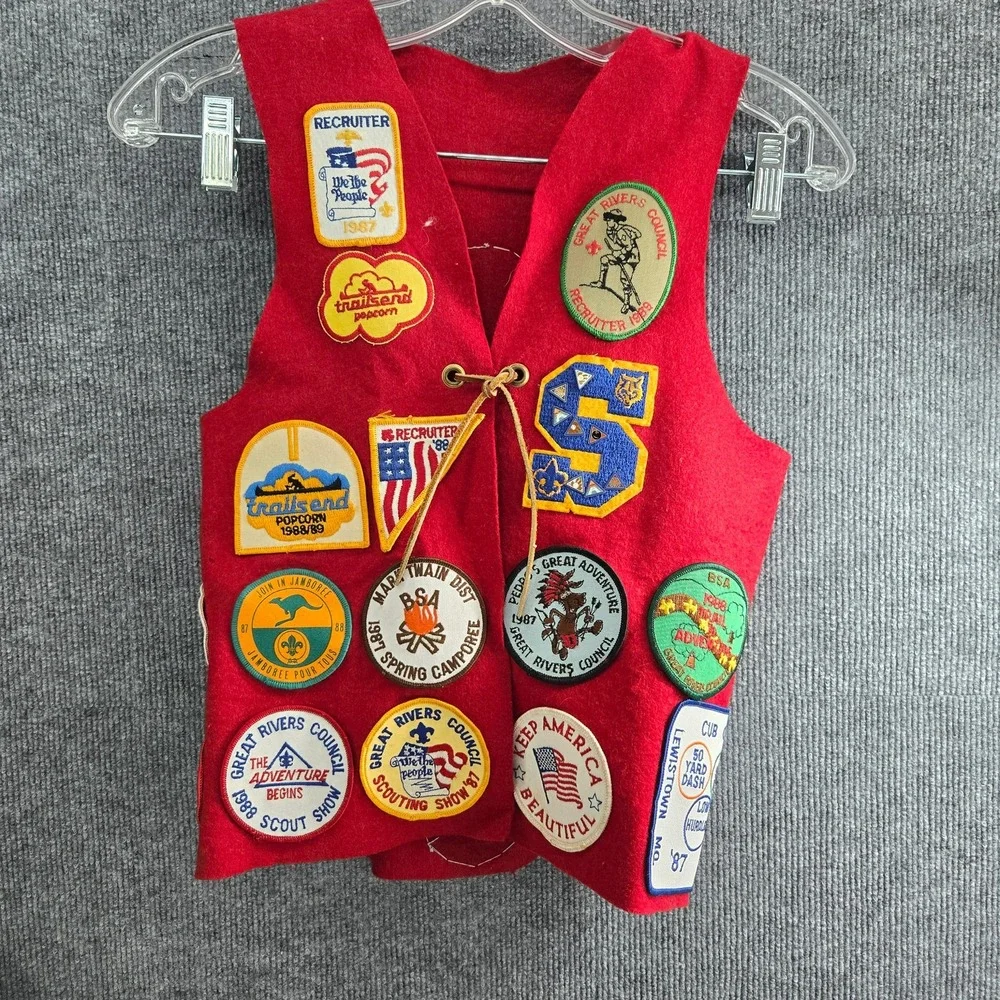 Boy Scouts of America Red Vest Merit Patch Collection 1987-90 Great‎ Rivers